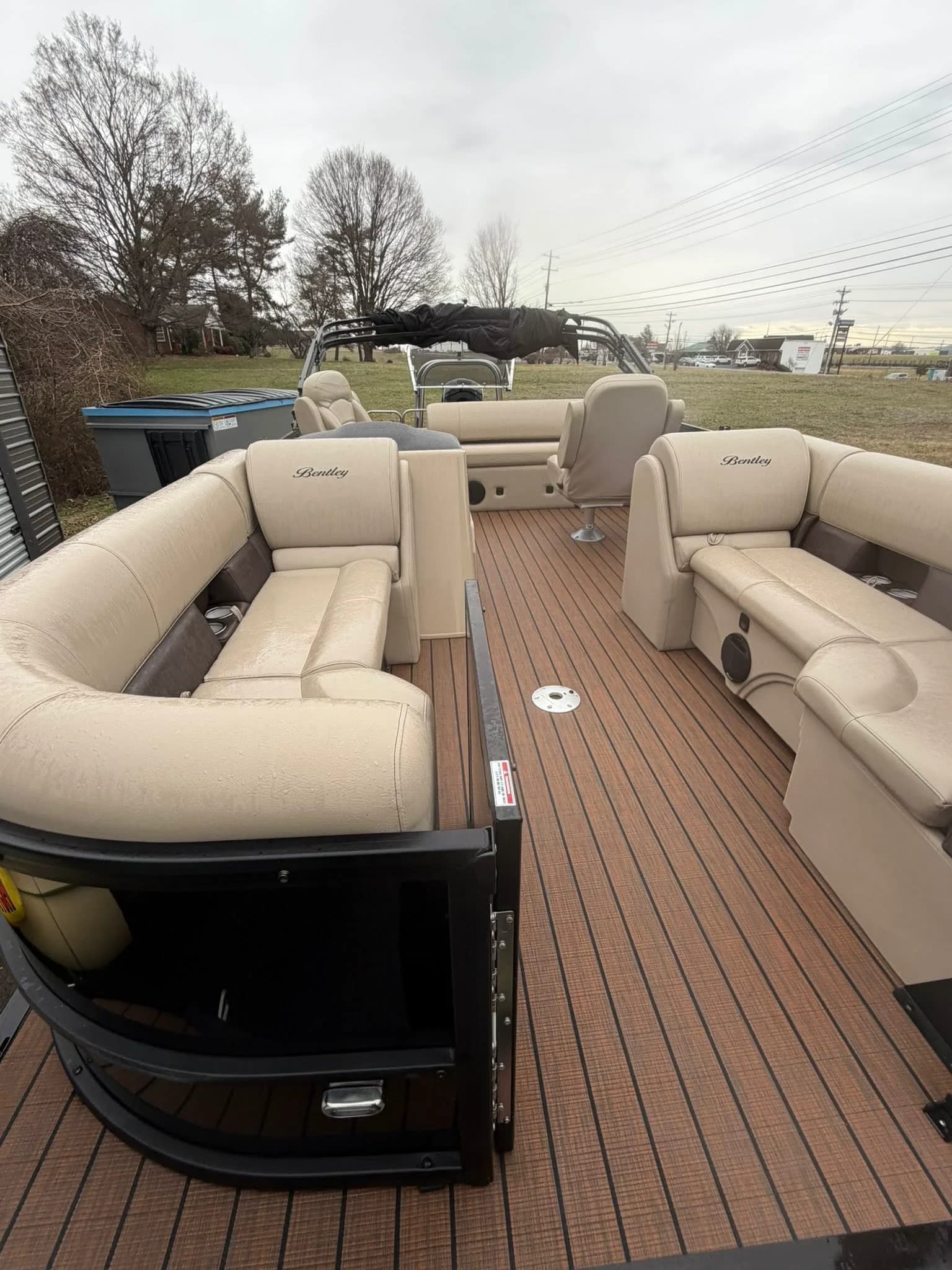 Clean pontoon deck and seats